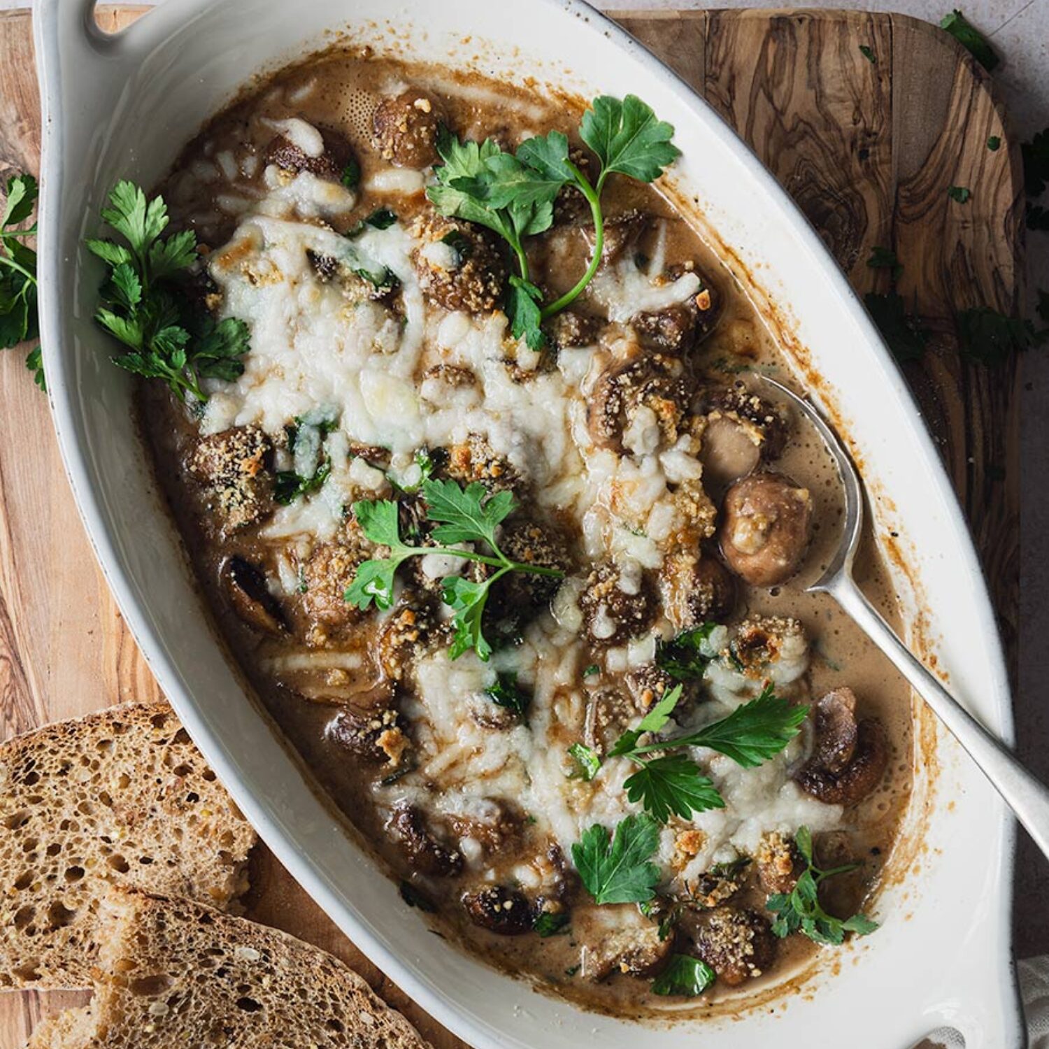 Creamy Tarragon and Garlic Mushroom Gratin