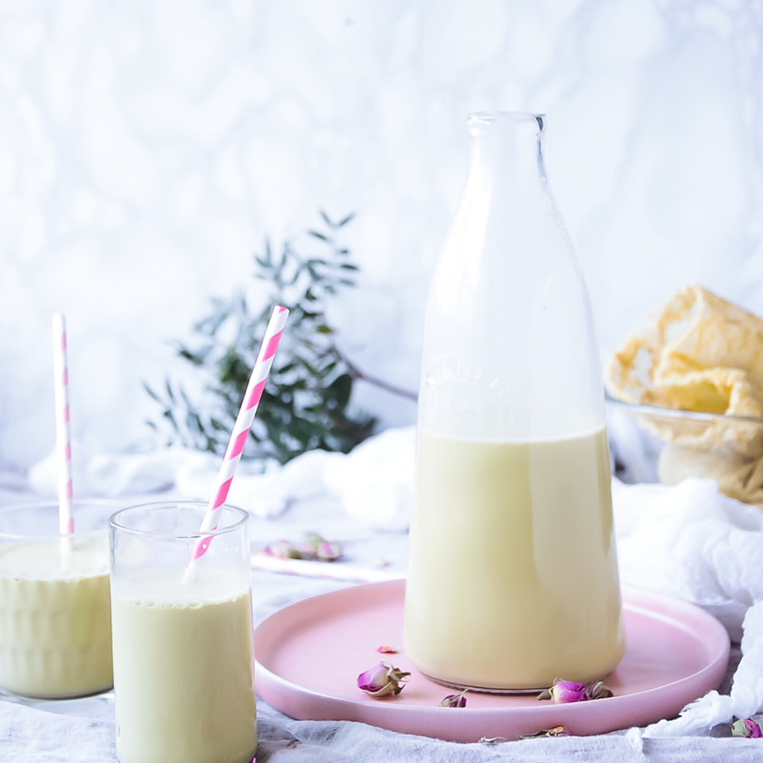 Almond and Pistachio Mylk, with Cardamon and Rose