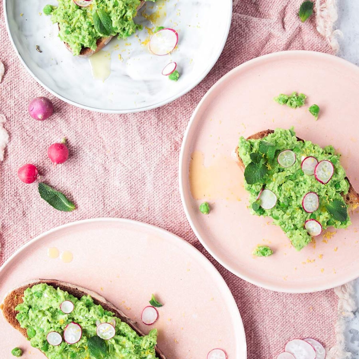 Creamy Pea Toasts