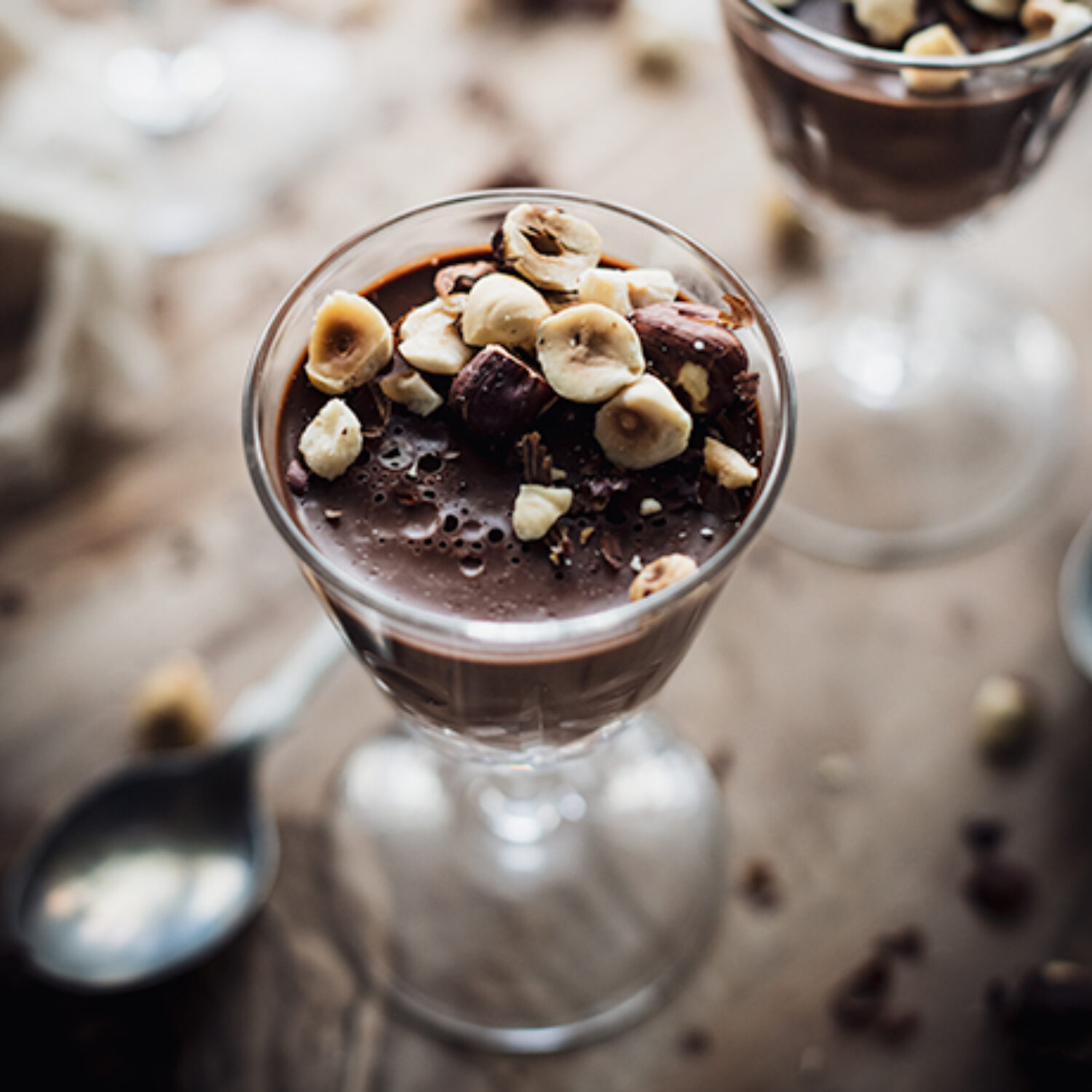 Vegan no-bake chocolate pots