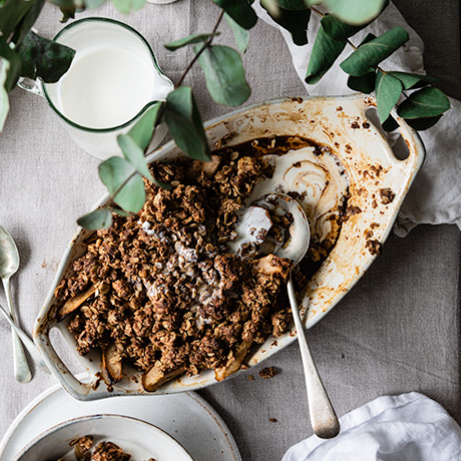 Spiced pear & walnut crumble