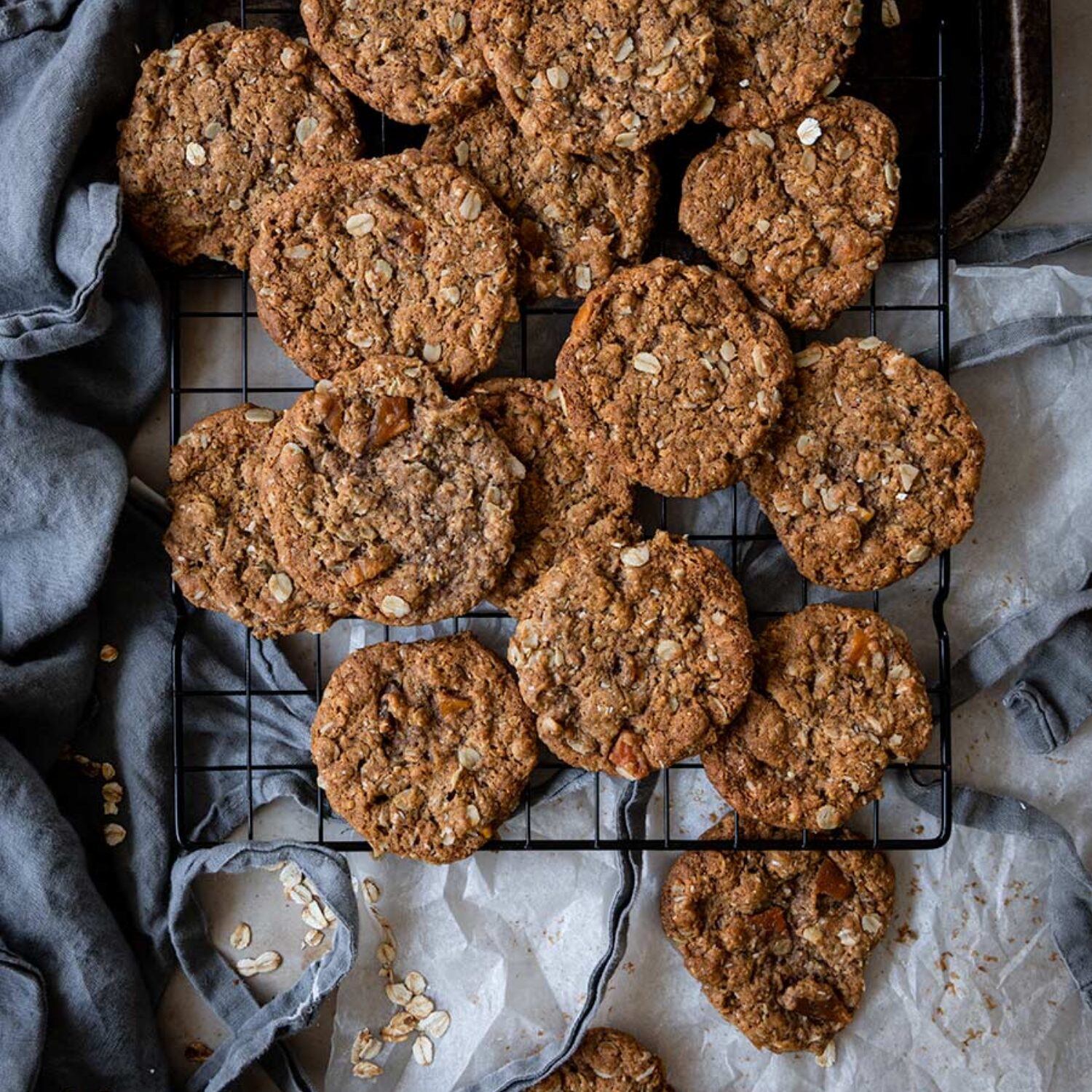 Tropical oat cookies